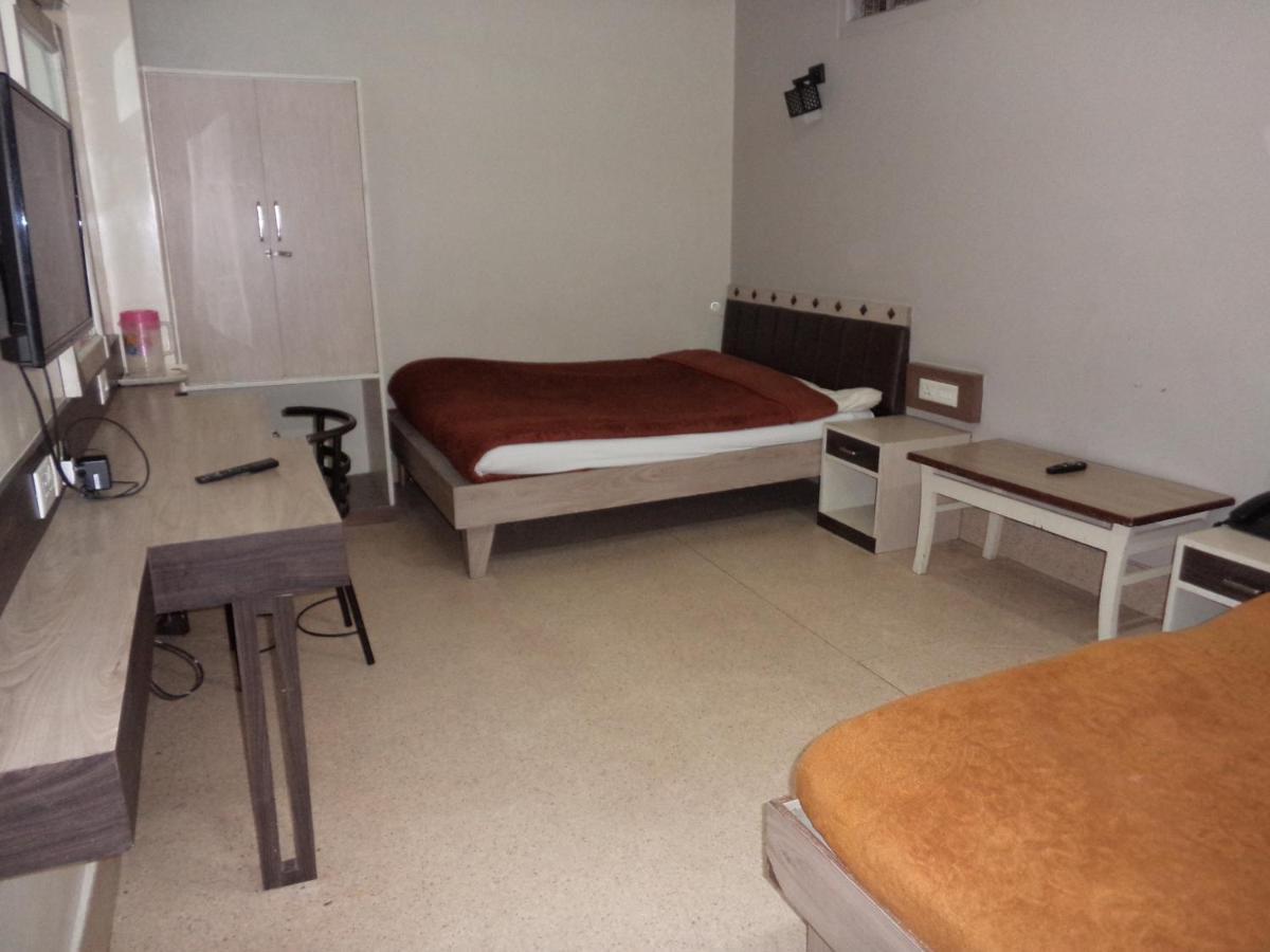 Hotel Monsoon 西隆 外观 照片