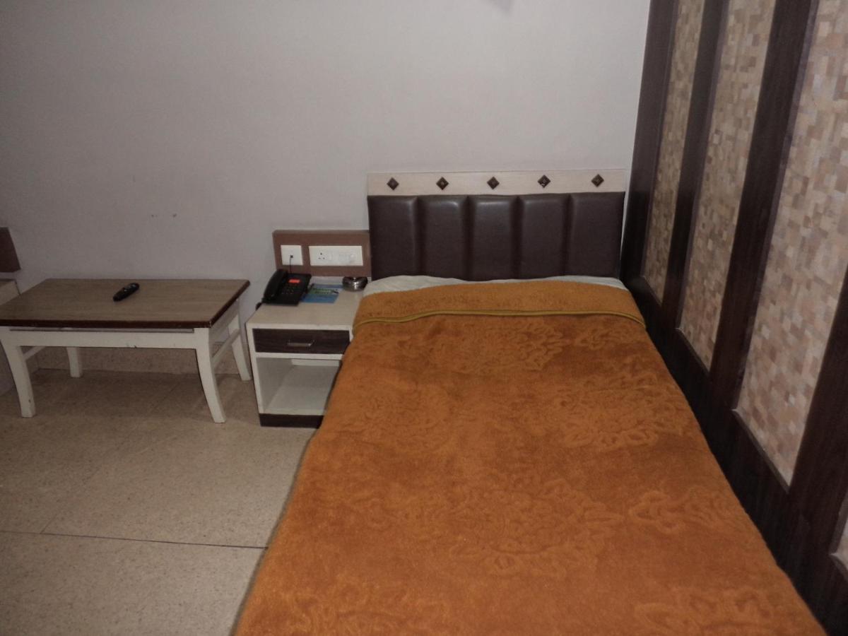 Hotel Monsoon 西隆 外观 照片